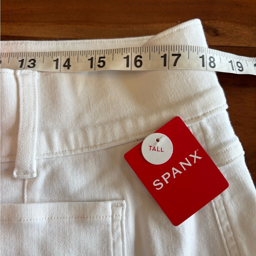 NWT SPANX Cropped Wide-Leg Jeans in White - Picture 9 of 15